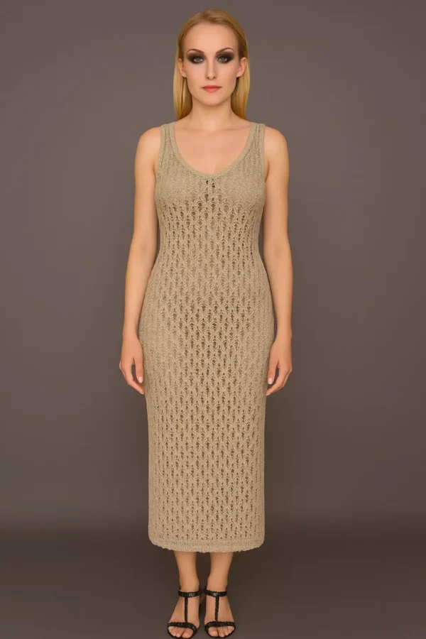 Canottiera lunga artigianale traforata – eleganza dorata per look estivi chic
